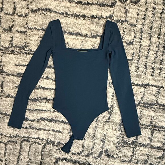 Aritzia Babaton Squareneck Contour Bodysuit - Picture 1 of 7